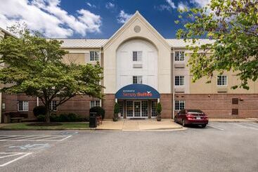هتل Sonesta Simply Suites Hampton