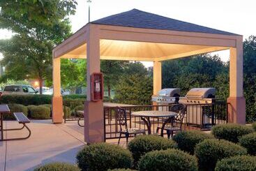 هتل Sonesta Simply Suites Huntsville Research Park