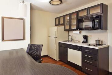 هتل Sonesta Simply Suites Huntsville Research Park