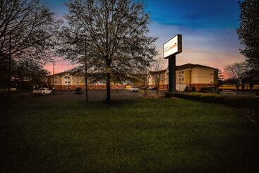 هتل Sonesta Simply Suites Huntsville Research Park