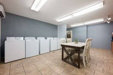 هتل Sonesta Simply Suites Huntsville Research Park