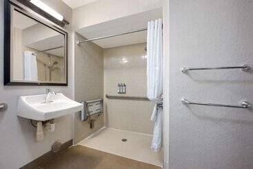 هتل Sonesta Simply Suites Huntsville Research Park
