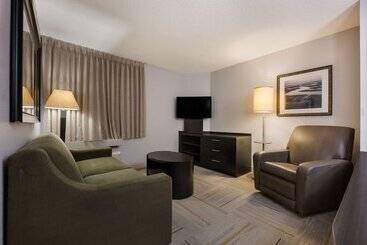 هتل Sonesta Simply Suites Huntsville Research Park