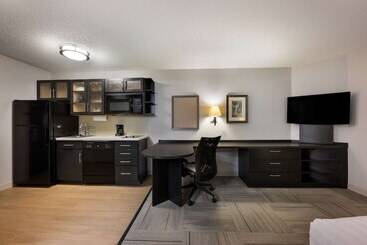 هتل Sonesta Simply Suites Huntsville Research Park