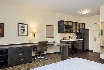 هتل Sonesta Simply Suites Miami Airport Doral