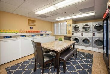 هتل Sonesta Simply Suites Miami Airport Doral
