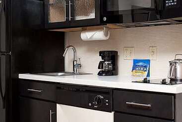 هتل Sonesta Simply Suites Miami Airport Doral