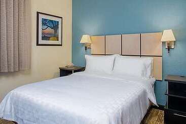 هتل Sonesta Simply Suites Miami Airport Doral