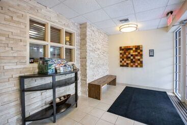 هتل Sonesta Simply Suites Miami Airport Doral