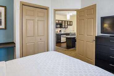 هتل Sonesta Simply Suites Miami Airport Doral