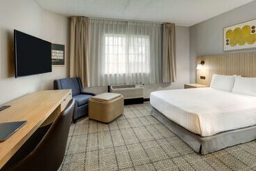 هتل Sonesta Simply Suites Miami Airport Doral