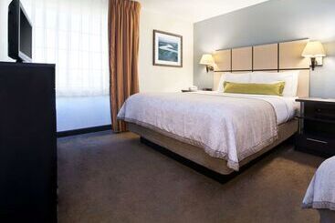 هتل Sonesta Simply Suites Miami Airport Doral