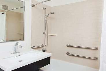 هتل Sonesta Simply Suites Phoenix Tempe