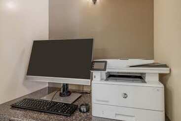هتل Sonesta Simply Suites Phoenix Tempe