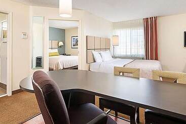 호텔 Sonesta Simply Suites Pittsburgh Airport