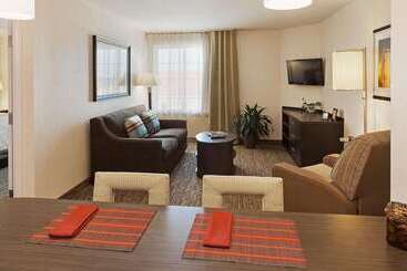هتل Sonesta Simply Suites Salt Lake City Airport