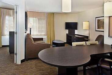 هتل Sonesta Simply Wichita Airport