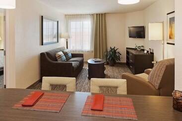 هتل Sonesta Simply Wichita Airport