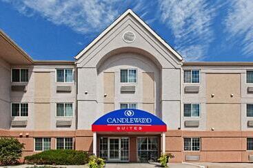 هتل Sonesta Simply Wichita Airport