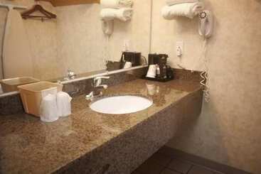 هتل St. George Inn And Suites