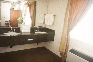 هتل St. George Inn And Suites