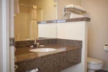 هتل St. George Inn And Suites