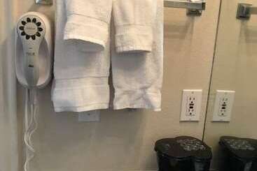 هتل St. George Inn And Suites