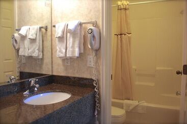 هتل St. George Inn And Suites