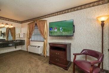 هتل St. George Inn And Suites