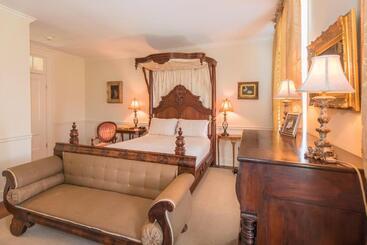هتل The Burn Bed And Breakfast