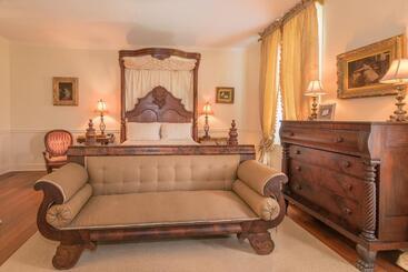 هتل The Burn Bed And Breakfast