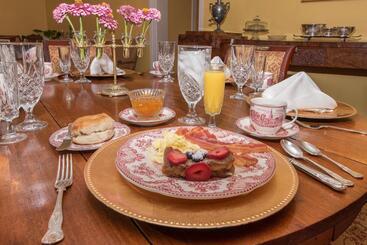 هتل The Burn Bed And Breakfast