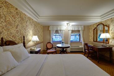 The Clarkson Inn - Potsdam