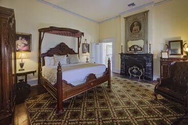 هتل The Inn At Cedar Grove