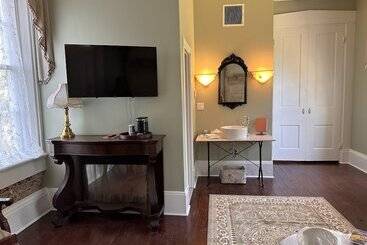هتل The Inn At Cedar Grove