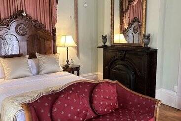 هتل The Inn At Cedar Grove