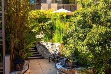 هتل Tradewinds Carmel
