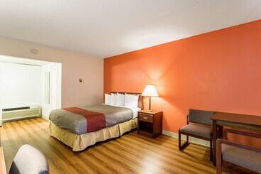 Motel 6butte, Mt  Historic City Center