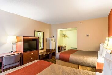 Motel 6butte, Mt  Historic City Center