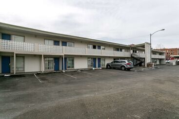 Motel 6butte, Mt  Historic City Center
