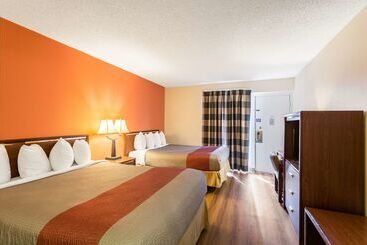 Motel 6butte, Mt  Historic City Center