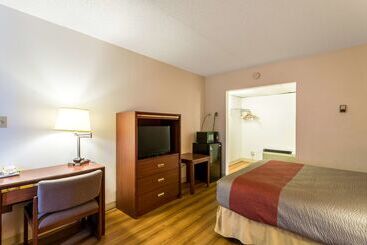 Motel 6butte, Mt Historic City Center