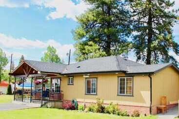 مُتل Cascade Lodge
