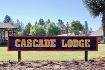 مُتل Cascade Lodge