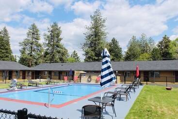 مُتل Cascade Lodge