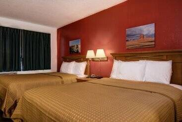 مُتل Cedar Lodge