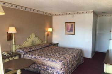 مُتل The Hastings Inn Salina