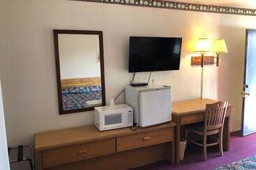 مُتل The Hastings Inn Salina