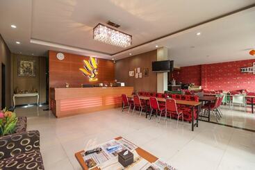 هتل Reddoorz Plus Near Sangkareang Park