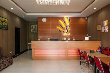 هتل Reddoorz Plus Near Sangkareang Park